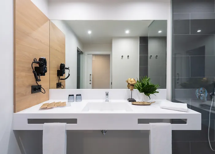 Occidental Roca Negra - Adults Only